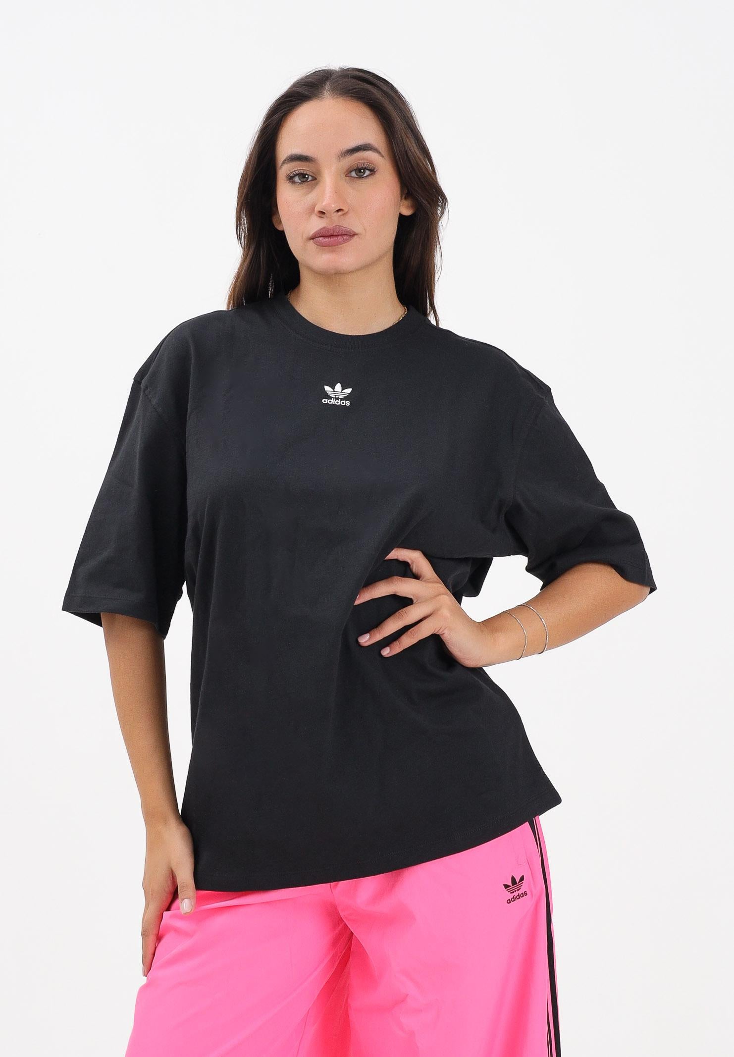 ADIDAS ORIGINALS T-shirt a manica corta Essentials Boyfriend nera da donna IY7321  ADIDAS ORIGINALS 
