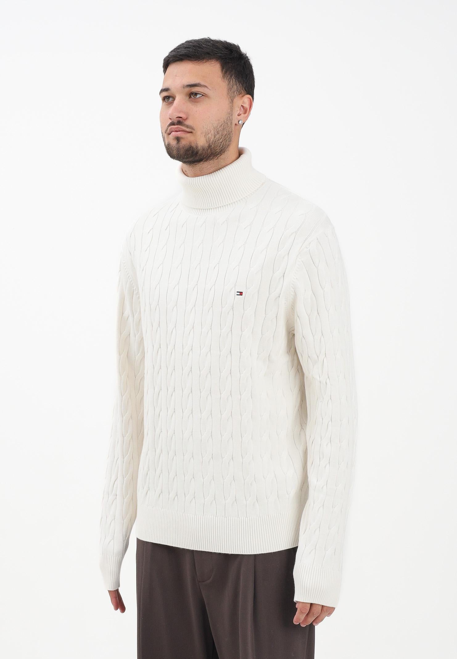 TOMMY HILFIGER Maglioncino a collo alto panna da uomo MW0MW40439Z00  TOMMY HILFIGER 