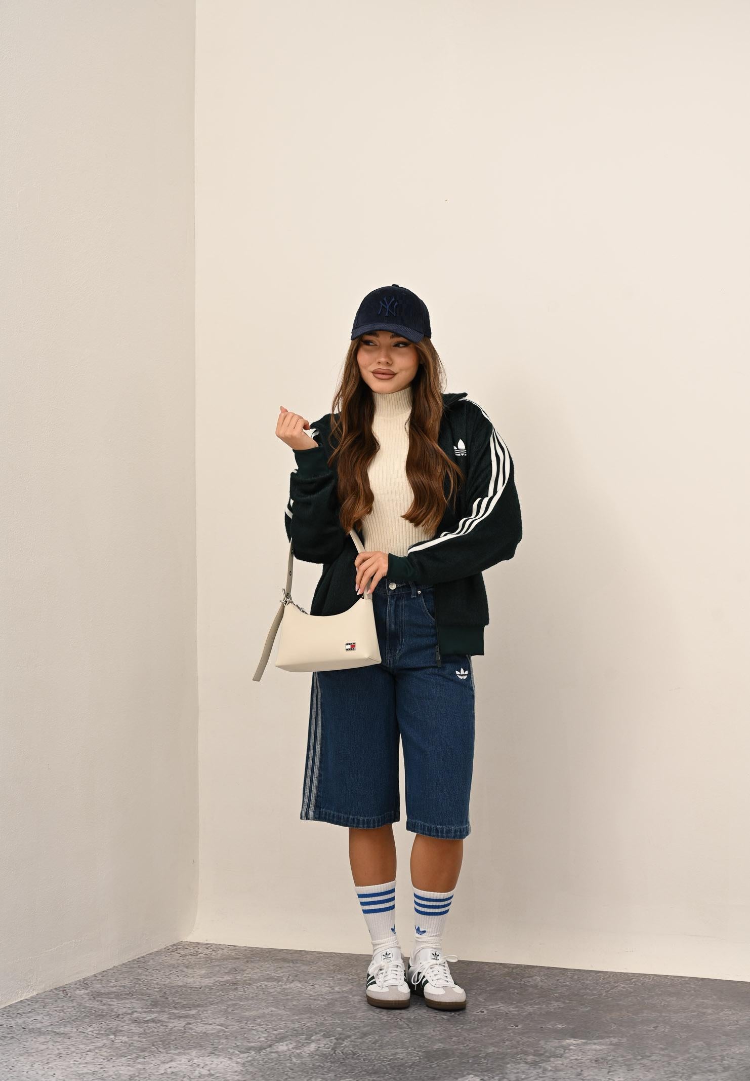 ADIDAS ORIGINALS Shorts Adicolor Denim Firebird in denim medio da uomo JC6235 . ADIDAS ORIGINALS 