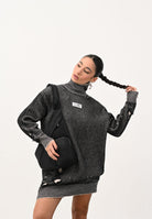 MAISON MARGIELA Abito corto nero per donna e bambina con sottili righe e patch logo M60847MM06K M6C39 MAISON MARGIELA 