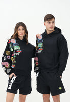 BARROW Felpa con cappuccio nera per uomo e donna rifinita da patch colorate S5BWUAHS017 110 BARROW 
