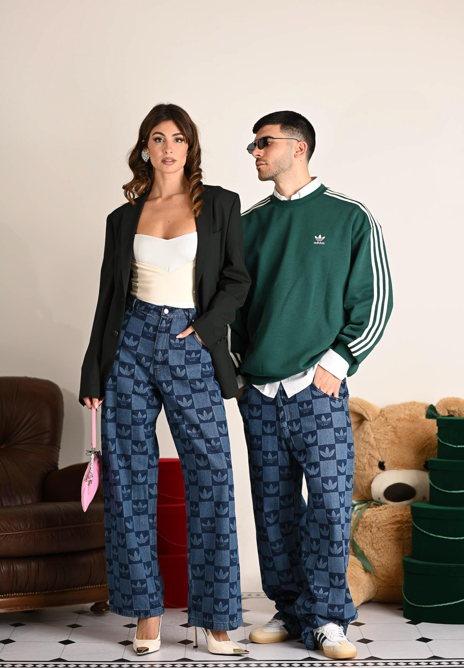 ADIDAS ORIGINALS Jeans Monogram All Over Print in denim medio da uomo JY2993 . ADIDAS ORIGINALS 