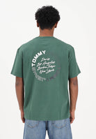 TOMMY JEANS T-shirt a manica corta verde da uomo con stampa sul retro DM0DM22535 MBL TOMMY JEANS 