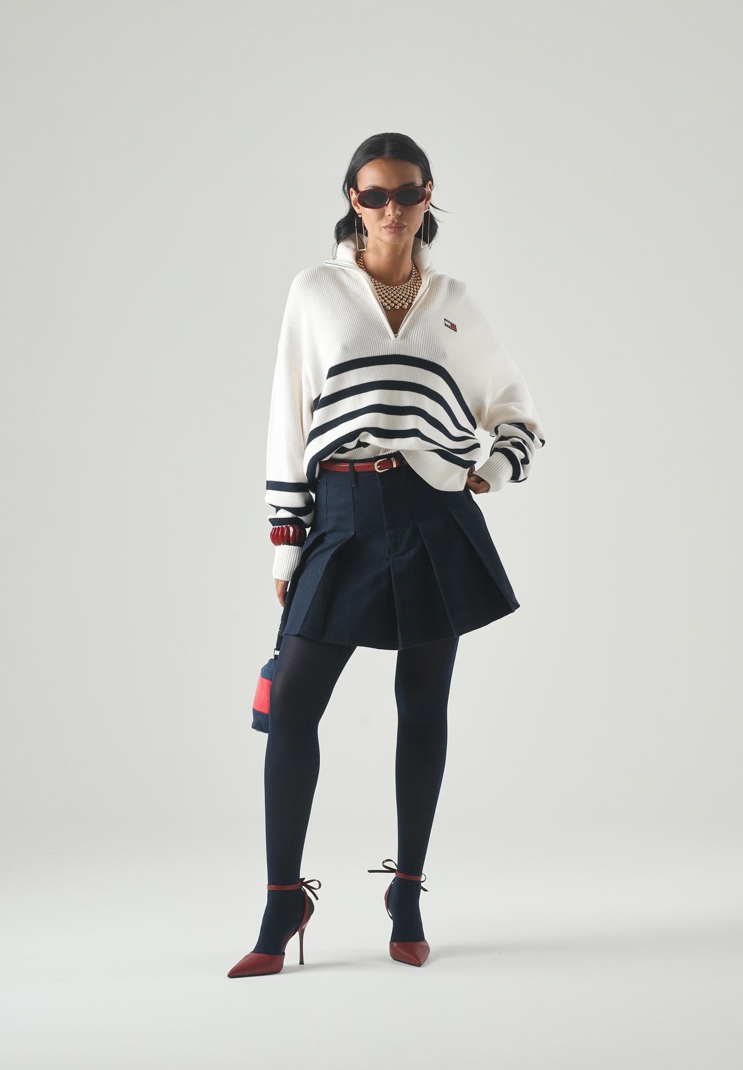 TOMMY JEANS maglione Tommy Badge Stripe Quarter-Zip Jumper Ancient White Stripe bianco/panna donna. DW0DW22928 YBH TOMMY JEANS 