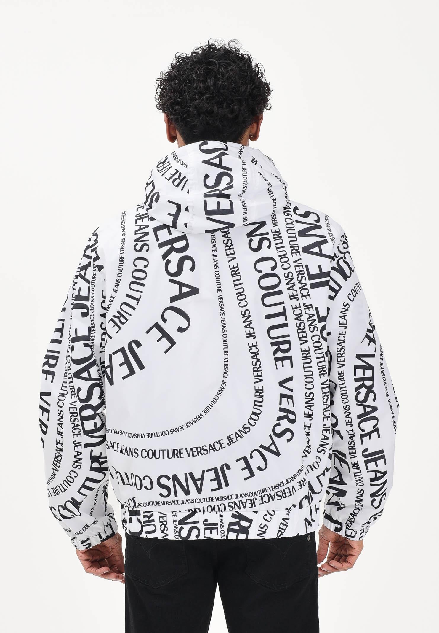 VERSACE JEANS COUTURE Giacca a vento bianca da uomo con stampa Logomania 80GAS4D6CQ31D L02 VERSACE JEANS COUTURE 