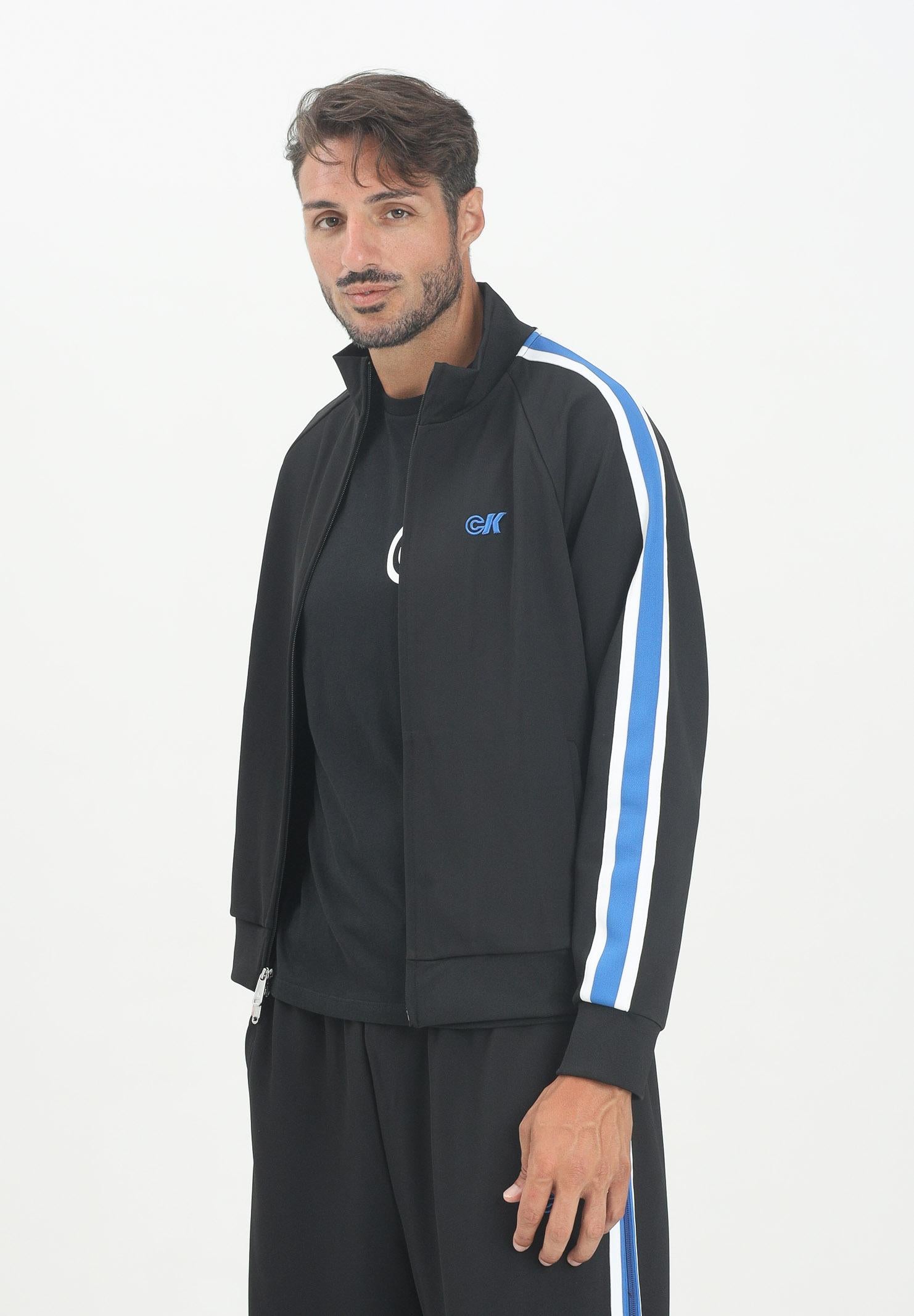 CALVIN KLEIN JEANS Felpa con zip nera da uomo con fettuccia a contrasto lungo le maniche e logo LV04RC231GUB1  CALVIN KLEIN JEANS 