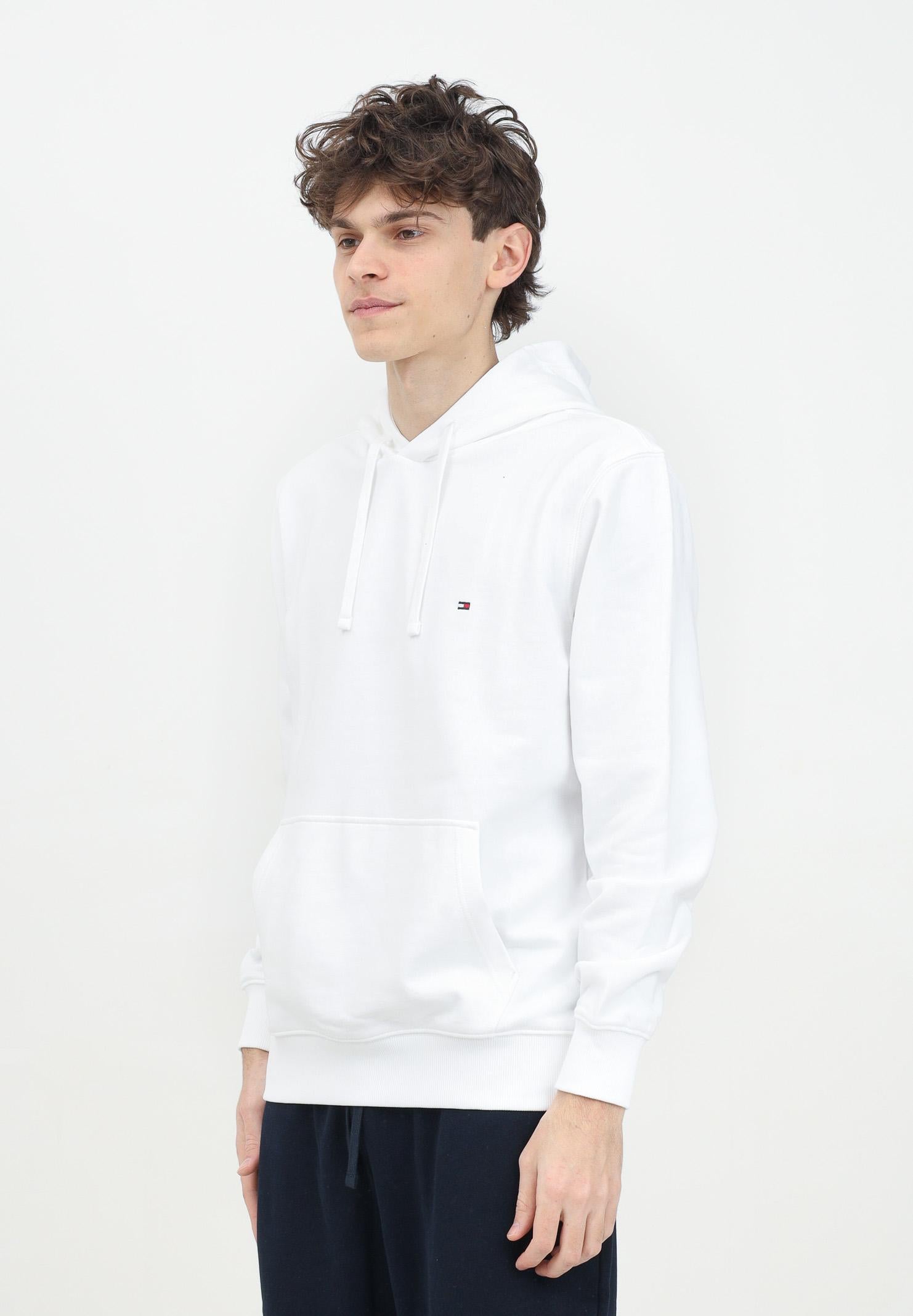 Felpa con cappuccio bianca da uomo rifinita da logo MW0MW37235 YBR TOMMY HILFIGER 