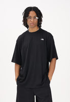 THE NORTH FACE T-shirt a manica corta Essential Simple Dome nera da uomo NF0A8EVWJK31 . THE NORTH FACE 