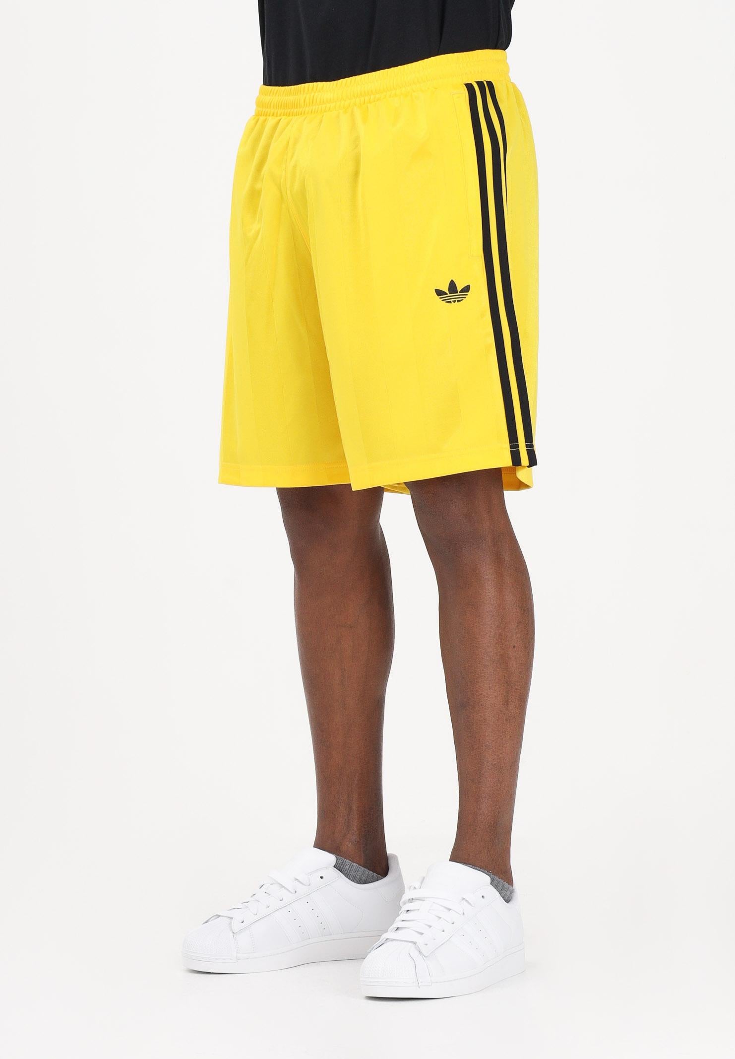 ADIDAS ORIGINALS Shorts sportivo 3 Stripes Loose Engineered giallo da uomo KE3592 . ADIDAS ORIGINALS 