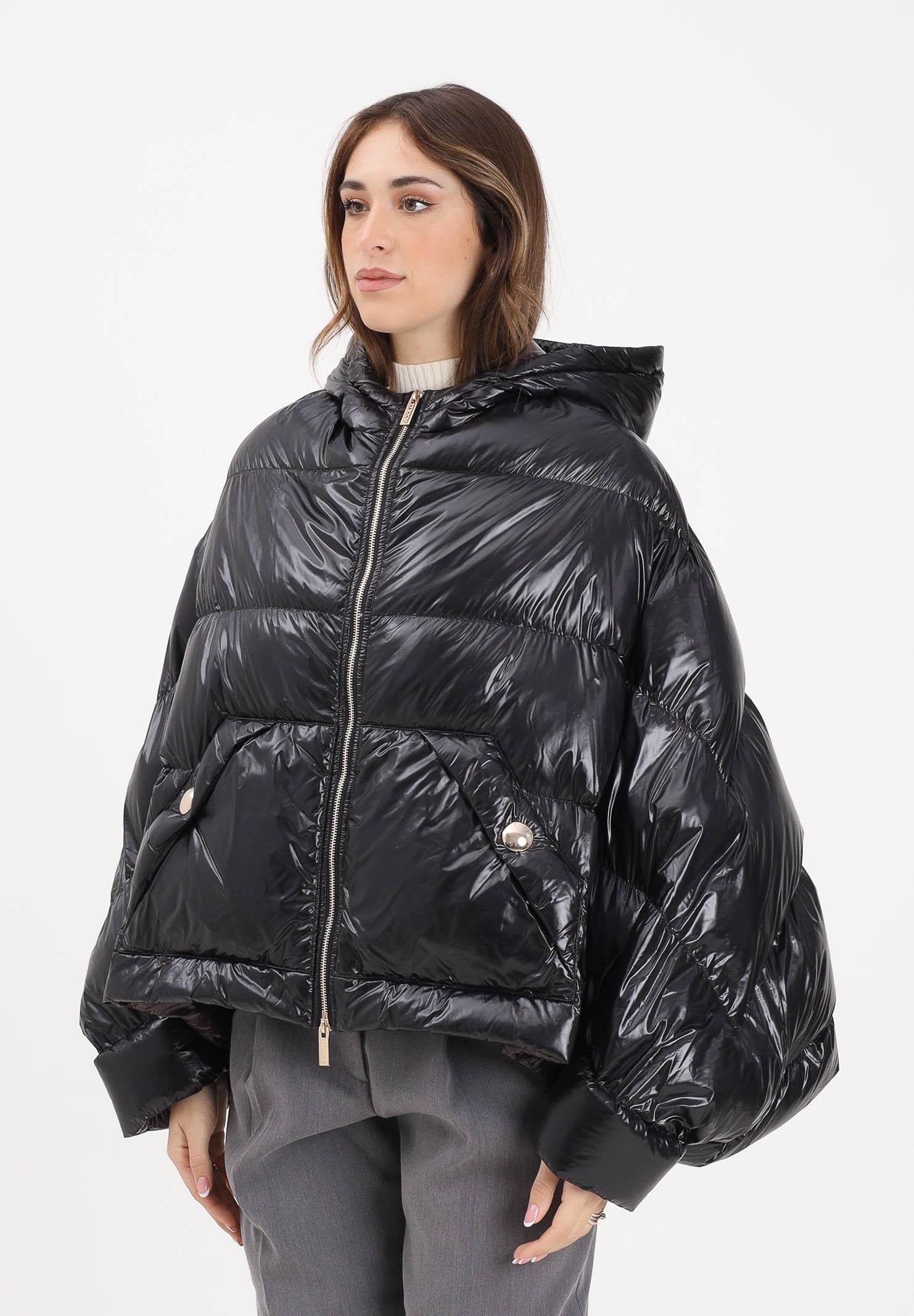 VICOLO Piumino nero da donna con manica a pipistrello TF0052 FFNE VICOLO 