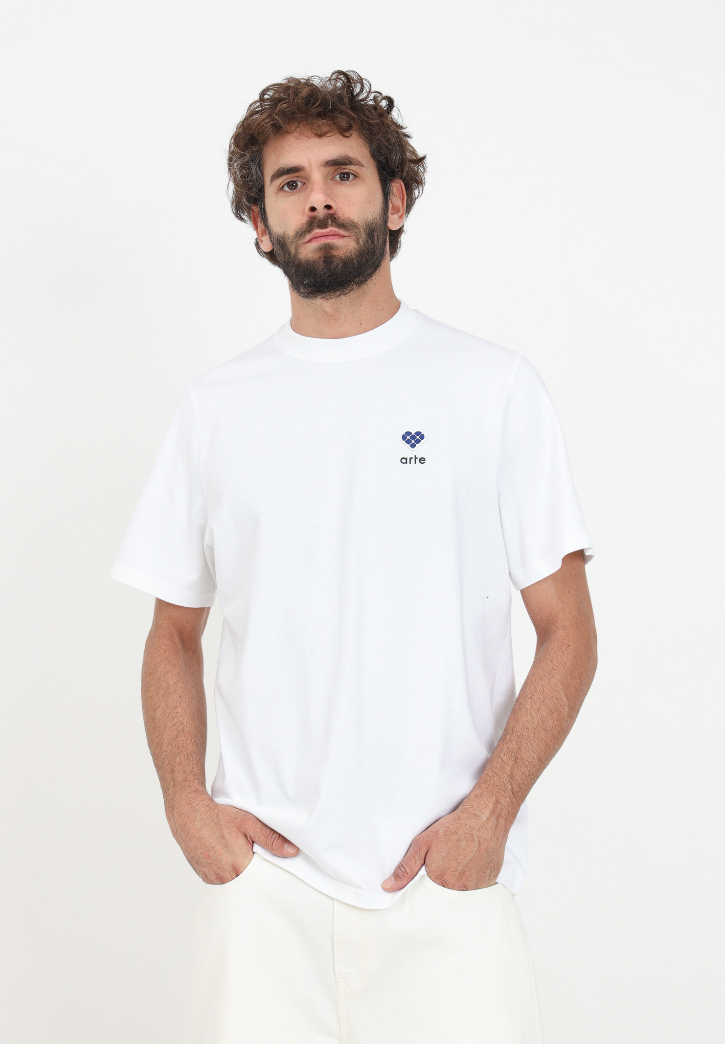 T-shirt bianca con patch e logo ricamato da uomo - ARTE - Pavidas