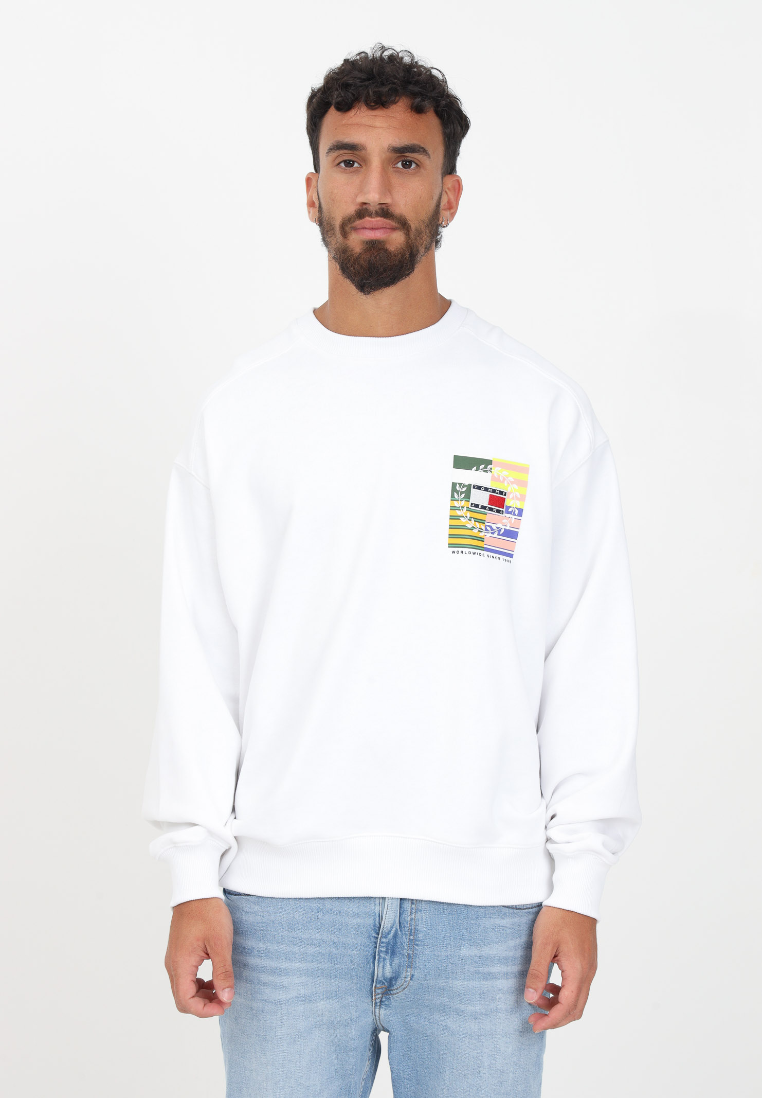 White crewneck sweatshirt for men with logo graphics TOMMY JEANS | DM0DM16808YBRYBR