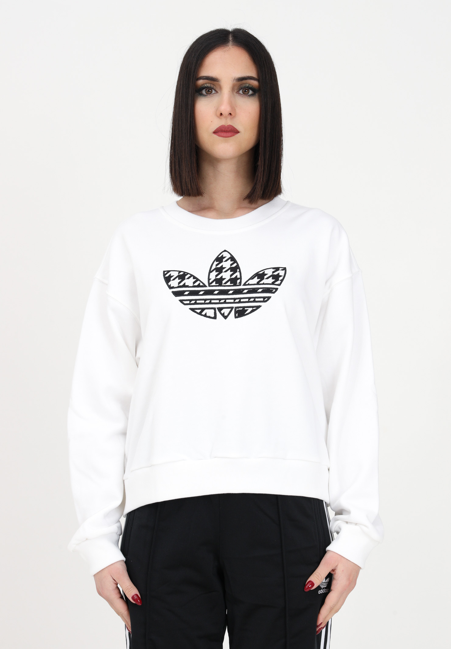 Women's white crewneck sweatshirt with trefoil lotus and houndstooth pattern ADIDAS | IC5148.