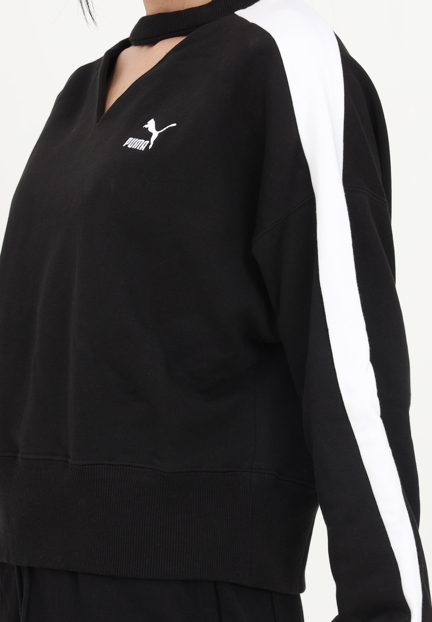 Black women's sweatshirt with neckline and logo embroidery PUMA | 53707001
