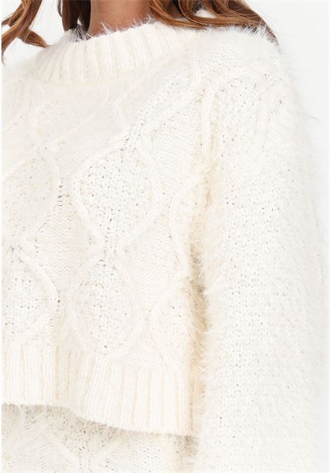 Maglione crop bianco a maniche lunghe dalla texture variegata da donna GLAMOROUS | Varie | TM0248AWHITE