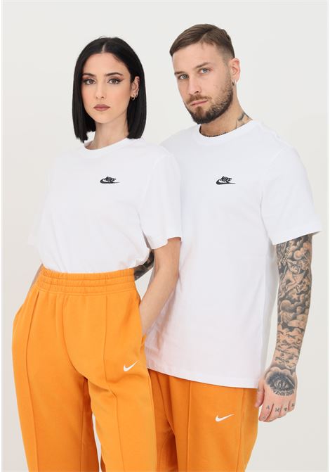 White unisex nike sportswear club t-shirt with contrasting logo, short sleeve  NIKE | T-shirt | AR4997101