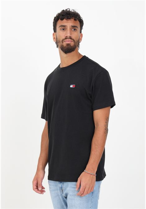 T-shirt nera da uomo con patch logo TOMMY JEANS | T-shirt | DM0DM16320BDSBDS