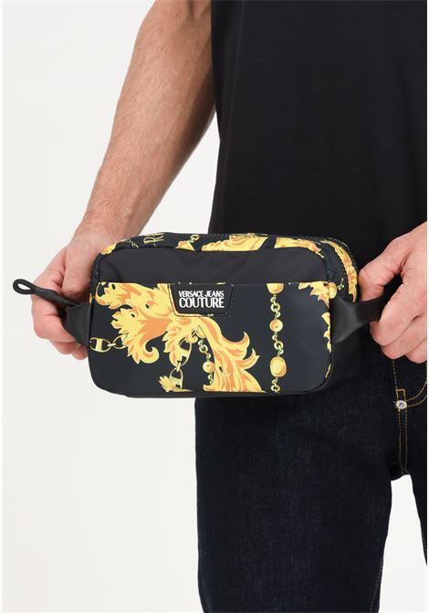 Black handbag with chain couture print for men VERSACE JEANS COUTURE | Bags | 75YA4B8CZS930G89