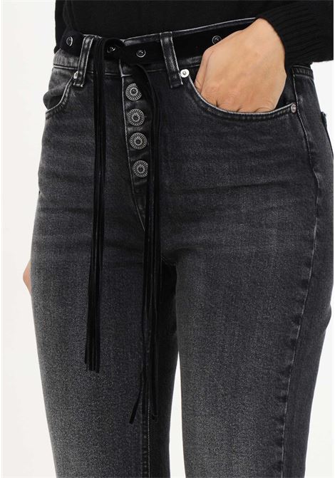 Jeans nero da donna con cinturinoa zampa VICOLO | Jeans | DR5068A DENIM NERO