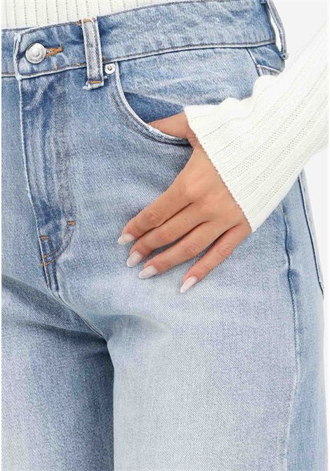 Jeans in denim chiaro da donna VICOLO | Jeans | DR5083A DENIM CHIARO