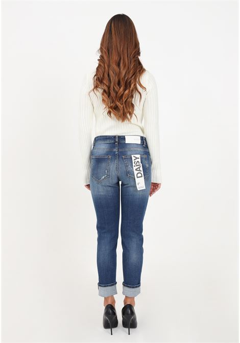 Jeans Daisy in denim blu  con estremità revers da donna. VICOLO | Jeans | DR5090A DENIM BLU