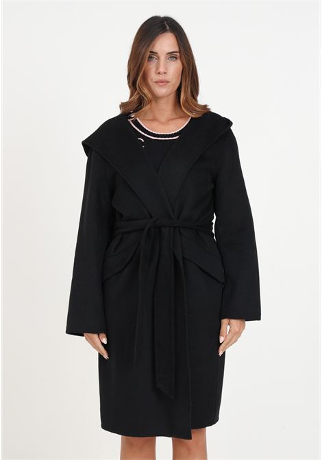Cappotto nero con cintura e cappuccio da donna VICOLO | Cappotti | TR0057A99