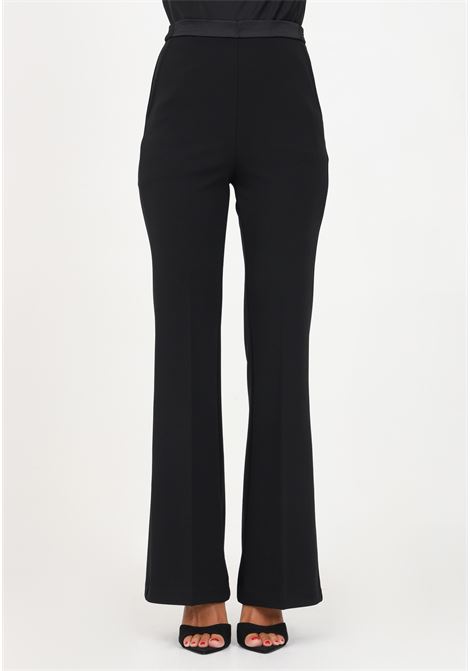 Pantalone nero da donna con fondo a zampa VICOLO | Pantaloni | TR0199A99