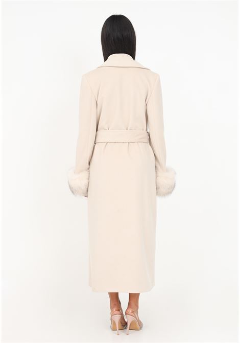 Cappotto beige con polsini in pelliccia e cintura da donna YES LONDON | Cappotti | CD1138BEIGE