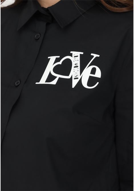 Camicia casual love moschino da donna con logo frontale a contrasto LOVE MOSCHINO | Camicie | WCE3301S3296C74