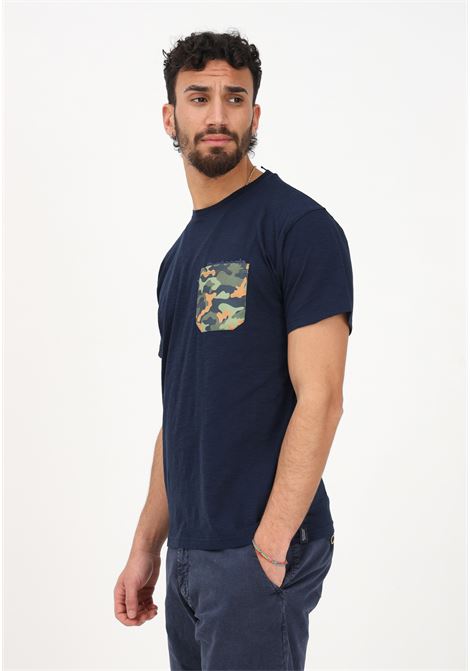 T-shirt casual blu da uomo con taschino camo BOMBOOGIE | T-shirt | TM8013-TJSSG297