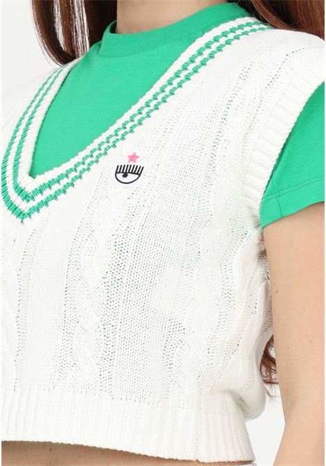 Gilet bianco da donna in maglia con taglio crop e lavorazione a trecce CHIARA FERRAGNI | Gilet | 74CBFM21CMH19003