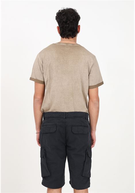 Shorts casual grigi da uomo modello cargo con patch logo LYLE & SCOTT | Shorts | LSSH1815VW742