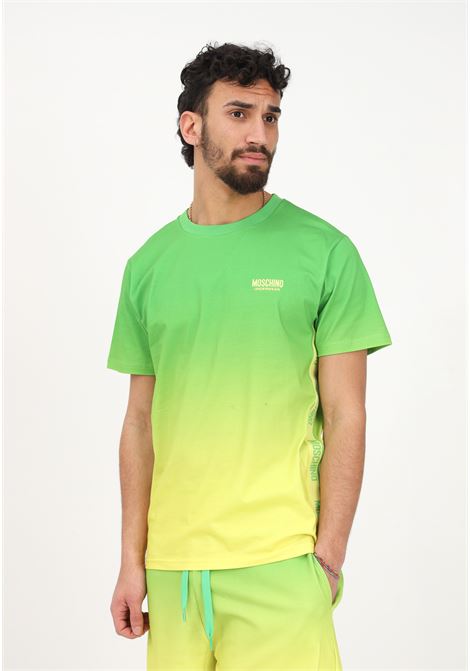 T-shirt casual verde da uomo con effetto sfumato e logo gommato MOSCHINO | T-shirt | A070644221396