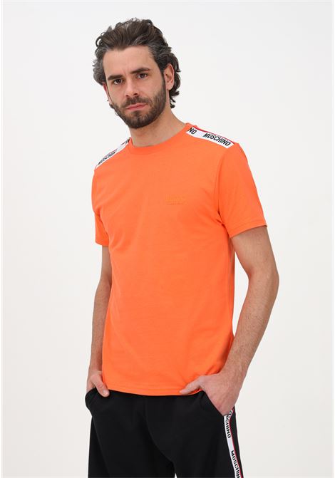 T-shirt casual arancione da uomo con fasce logate alle spalle MOSCHINO | T-shirt | A078143050035