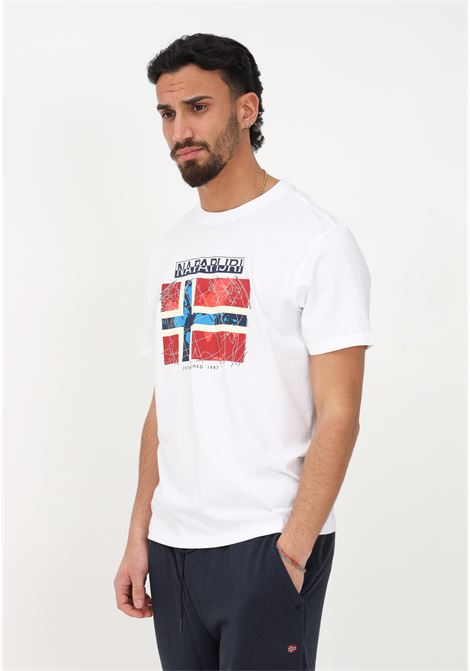 T-shirt casual bianca da uomo con maxi stampa della bandiera norvegese e logo NAPAPIJRI | T-shirt | NP0A4H2200210021