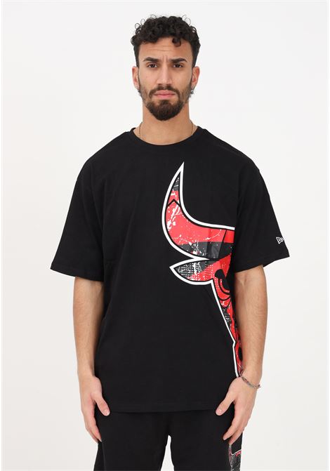 Black casual t-shirt for men with Chicago Bulls maxi side print NEW ERA | T-shirt | 60332138.