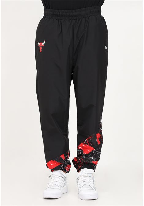 Men's black casual pant with Chicago Bulls print NEW ERA | Pants | 60332154.