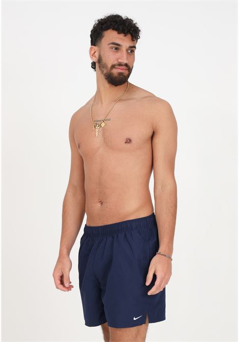 Shorts mare blu da uomo con stampa swoosh NIKE | Beachwear | NESSA560440