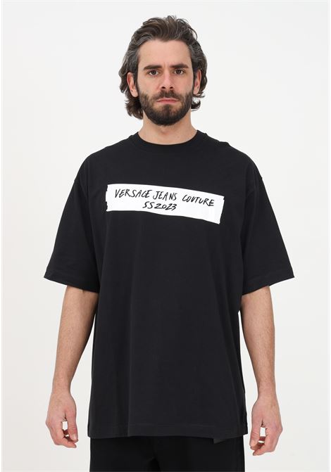 T-shirt casual nera da uomo con stampa frontale VERSACE JEANS COUTURE | T-shirt | 74GAHE01CJ00E899