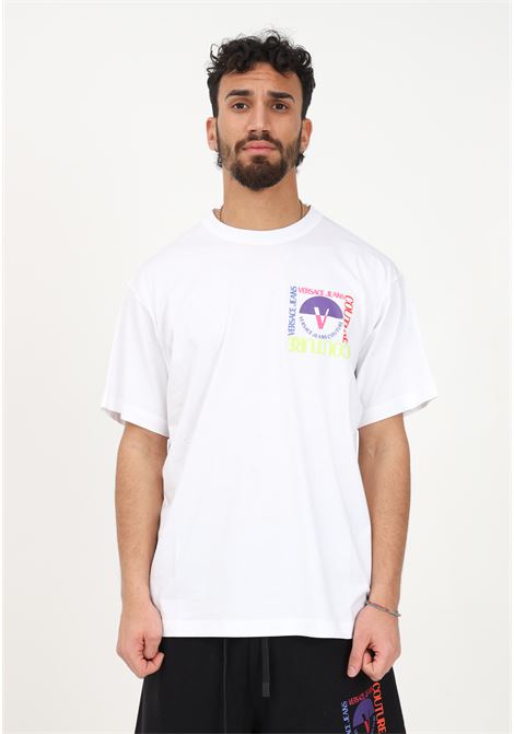 T-shirt casual bianca da uomo con maxi stampa logo multicolor sul retro VERSACE JEANS COUTURE | T-shirt | 74GAHF04CJ03F00003