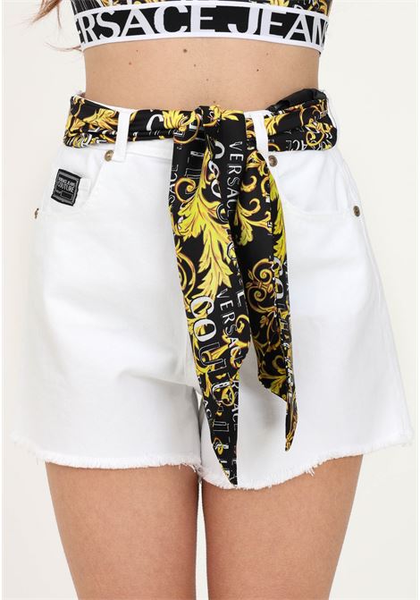 Shorts casual in denim bianco da donna con foulard incorporato VERSACE JEANS COUTURE | Shorts | 74HAD514EW001TCA003