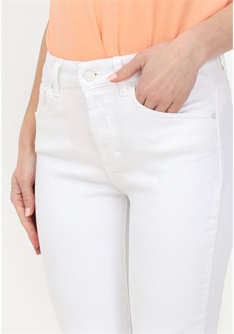Women's white jeans with high turn-ups VICOLO | Jeans | DE5106A02