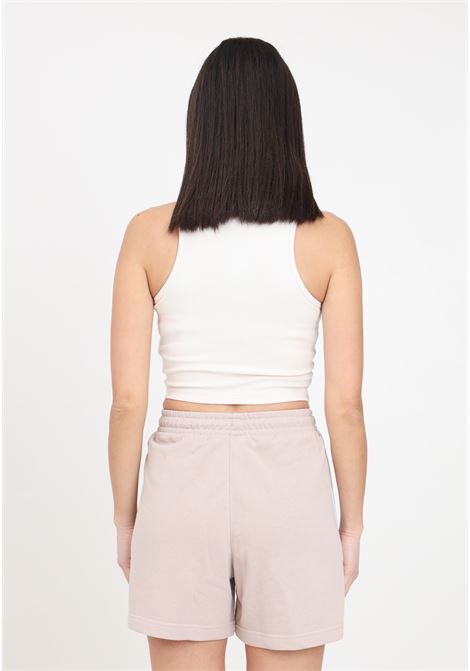 Shorts da donna con strisce laterali beige e bianchi ADIDAS ORIGINALS | IP0694.