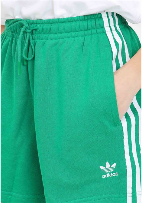 Shorts da donna verdi e bianchi 3-stripes ft ADIDAS ORIGINALS | Shorts | IP0697.