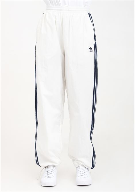 Pantaloni da donna bianchi e blu woven pants ADIDAS ORIGINALS | IS2354.