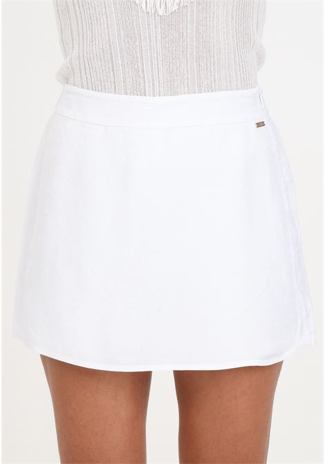 Shorts da donna bianchi in tessuto jacquard satinato ARMANI EXCHANGE | 3DYS66YN9RZ100