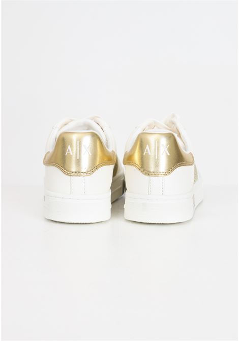 Sneakers donna bianche e oro placca logo sulla suola ARMANI EXCHANGE | XDX027XV791T779