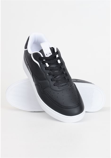 Sneakers uomo bianche e nere lettering logo in bianco laterale ARMANI EXCHANGE | XUX199XV800S277