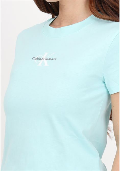 T-shirt da donna verde acqua con stampa logo in contrasto CALVIN KLEIN JEANS | J20J223113CCPCCP