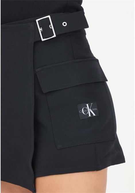 Shorts da donna neri a portafoglio CALVIN KLEIN JEANS | Shorts | J20J223461BEHBEH